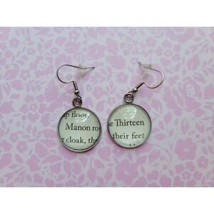 Manon and The Thirteen pendant earrings made with Throne of Glass book pages